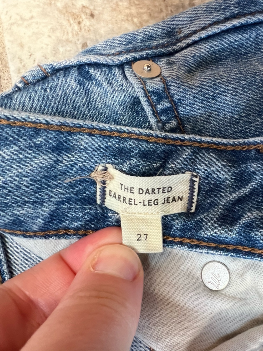 Madewell The Darted Barrel-Leg Button Fly Cotton Denim Jeans Light Blue, size 2 - Picture 8 of 12